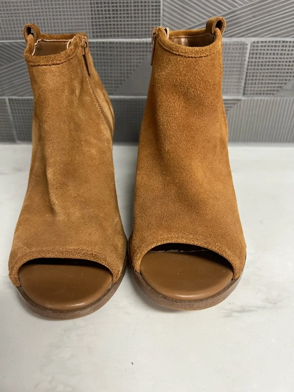 Aldo Cognac Suede Peep-Toe Block Heel Ankle Booties size 6 - Picture 2 of 12